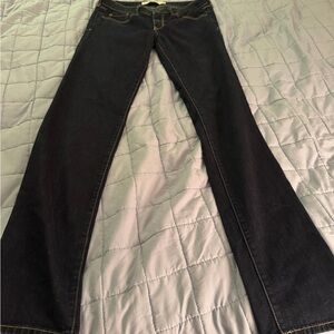 Abercrombie & Fitch dark denim straight leg jeans.  Women’s Size 6 Long